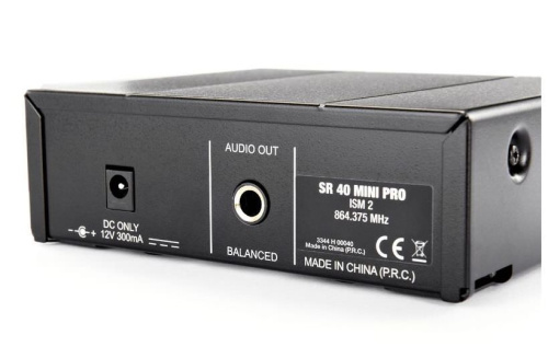 AKG WMS40 Mini Vocal Set BD US25C (539.300) вокальная радиосистема с ручным передатчиком c капсюлем D88 фото 3